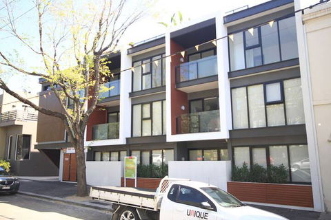 RNR Serviced Apartments North Melbourne - Accommodation Nelson Bay 1