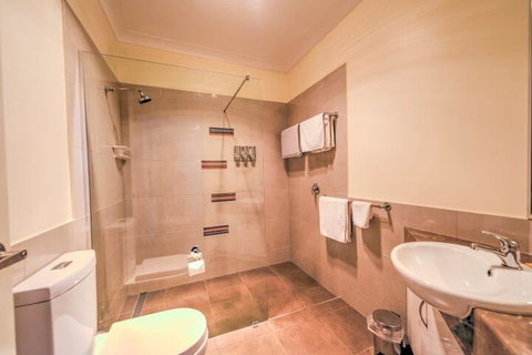 Swagsman Motel Miles - Accommodation Nelson Bay 1