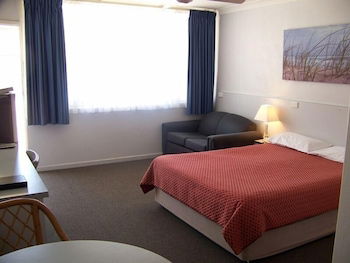 Beach Motel Woolgoolga - Accommodation Nelson Bay 2
