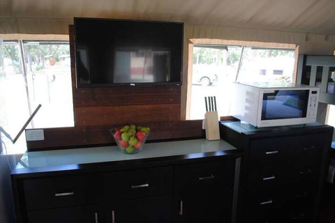 Island View Beach Resort - Accommodation Nelson Bay 7