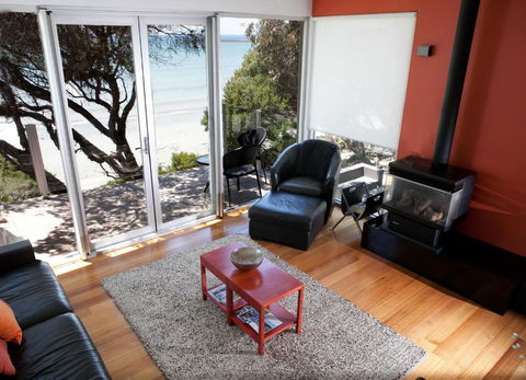 Battery Cove Beach Front Apartment - Accommodation Nelson Bay 5