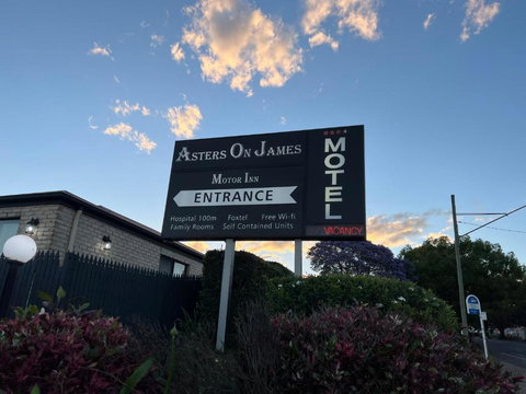 Asters On James Motor Inn - Accommodation Nelson Bay 2
