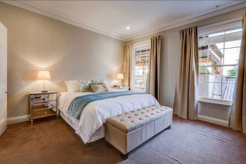 Bathurst Royal Apartments - Accommodation Nelson Bay 1