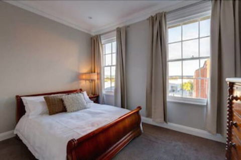 Bathurst Royal Apartments - Accommodation Nelson Bay 5