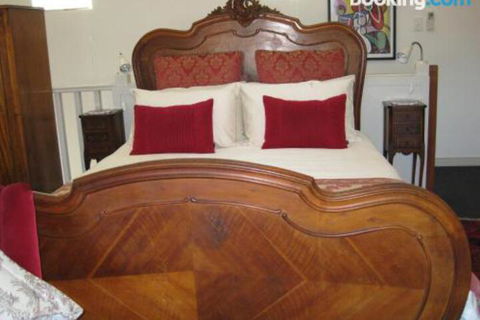 Three Chimneys Bed & Breakfast Boutique Guest House - Accommodation Nelson Bay 5