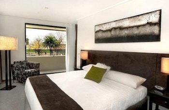 May Park Executive Apartments - Accommodation Nelson Bay 4