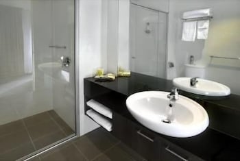 May Park Executive Apartments - Accommodation Nelson Bay 3