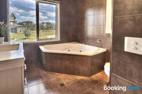 Alpine Edge - Accommodation Nelson Bay 4