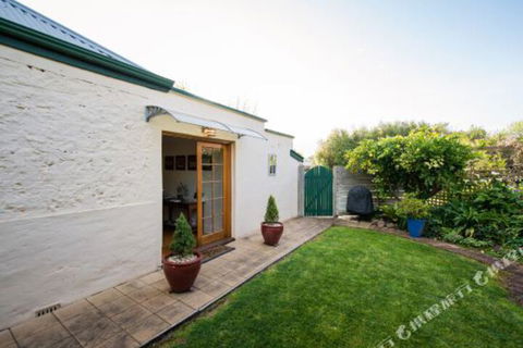 Georgies Cottage - Accommodation Nelson Bay 5