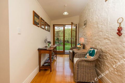 Georgies Cottage - Accommodation Nelson Bay 7