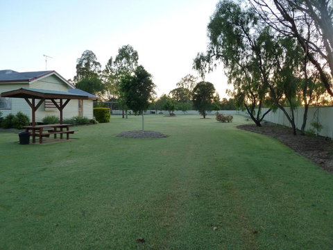 Chinchilla Tourist Park - Accommodation Nelson Bay 3