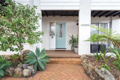 Surf Side Retreat - Accommodation Nelson Bay 3