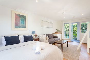 Surf Side Retreat - Accommodation Nelson Bay 1