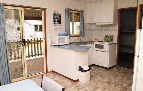 Smugglers Cove Holiday Village - Accommodation Nelson Bay 6