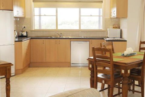 Robin Hill Retreat - Accommodation Nelson Bay 6