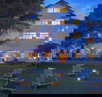 The Robertson Hotel - Accommodation Nelson Bay