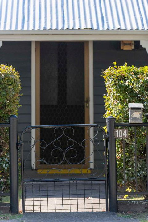 The Grey House - Accommodation Nelson Bay 4