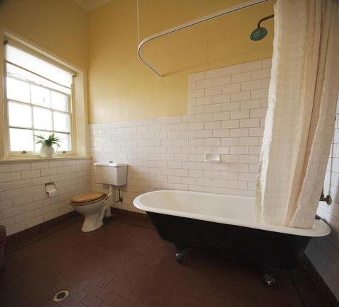 The Rising Sun Hotel - Accommodation Nelson Bay 3
