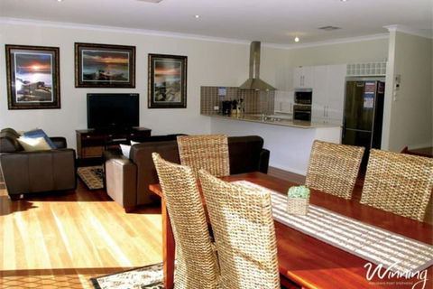 Two Beaches, 74B Blanch Street - Accommodation Nelson Bay 6