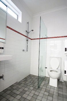 Zing Backpackers - Accommodation Nelson Bay 5