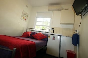 Zing Backpackers - Accommodation Nelson Bay 6