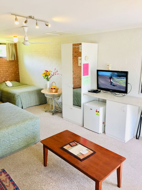 Colonial Motor Inn Pambula - Accommodation Nelson Bay 4