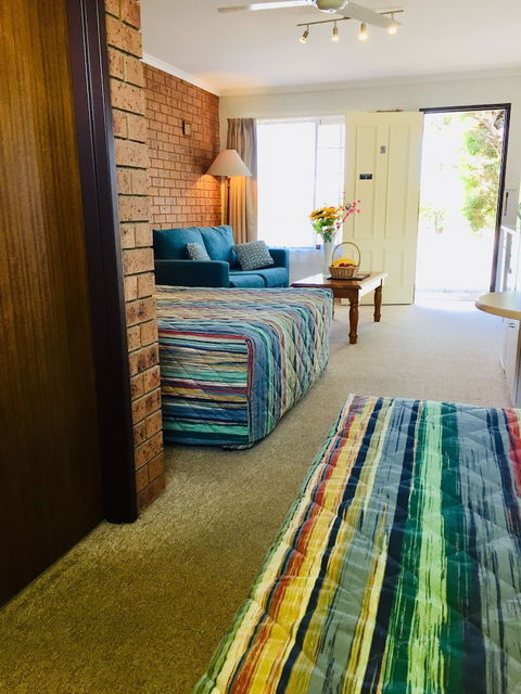 Colonial Motor Inn Pambula - Accommodation Nelson Bay 1