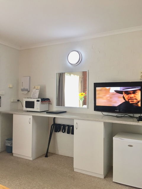 Colonial Motor Inn Pambula - Accommodation Nelson Bay 3