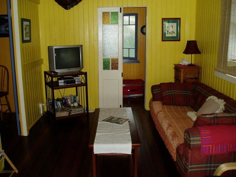 Mango Tourist Hostel - Accommodation Nelson Bay 2