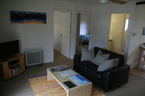 Unit1 Graydon Lodge - Accommodation Nelson Bay 3