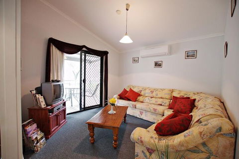Serenity Grove - Accommodation Nelson Bay 5
