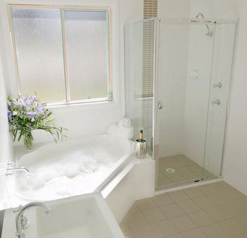 Nightingale Luxury Villas - Accommodation Nelson Bay 5