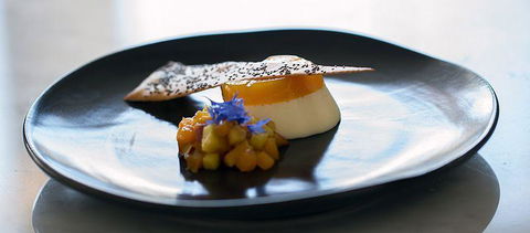 Q Dining - Accommodation Nelson Bay 12