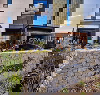 Mr McCracken - Nelson Bay Accommodation.com