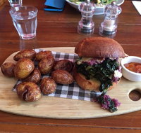 Huski Cafe - Accommodation Nelson Bay