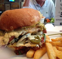 Da Grub - Accommodation Nelson Bay