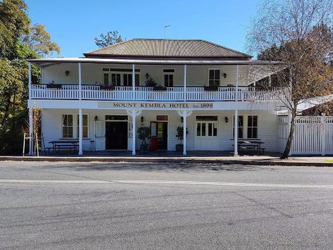Mt Kembla Village Hotel - Nelson Bay Accommodation.com 0