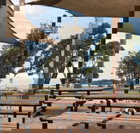 Heads Hotel - Accommodation Nelson Bay