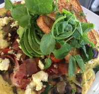 CaramelsCathie - Nelson Bay Accommodation.com