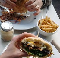 Two Hands - Accommodation Nelson Bay