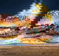 Singh Thai Restaurant - Accommodation Nelson Bay