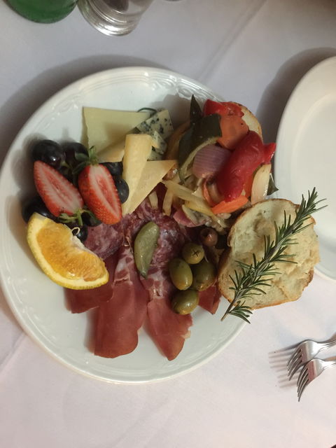 Anna's Restaurant - Accommodation Nelson Bay 4