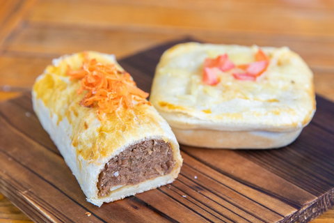 Little Red Cafe - Accommodation Nelson Bay 0