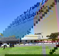 RedHeads Wine - Accommodation Nelson Bay