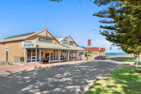 Ardrossan Bakery - Nelson Bay Accommodation.com 0