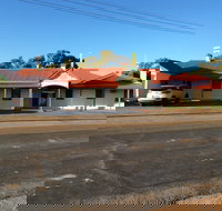 Historical Maidens Hotel - Accommodation Nelson Bay