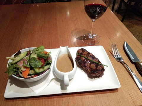 Horsham Palace - Accommodation Nelson Bay 0