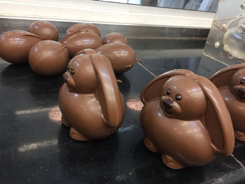 Luka Chocolates Factory And Retail Outlet - Accommodation Nelson Bay 1