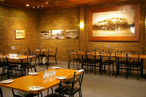 Crown Hotel Wentworth - Accommodation Nelson Bay 2