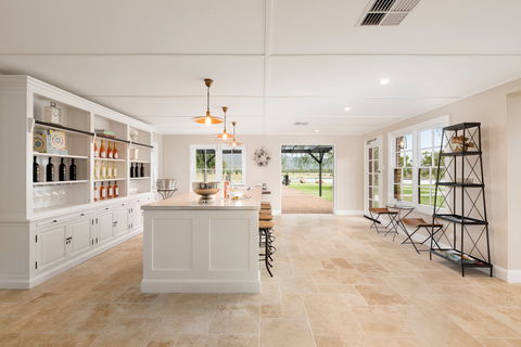 1813 Cellar Door - Accommodation Nelson Bay 0